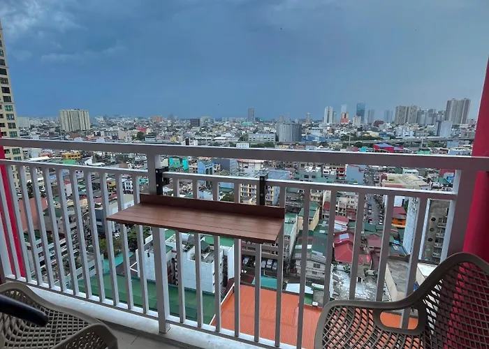 Apartment Chino Roces Makati - Paid Parking - Red Residences
