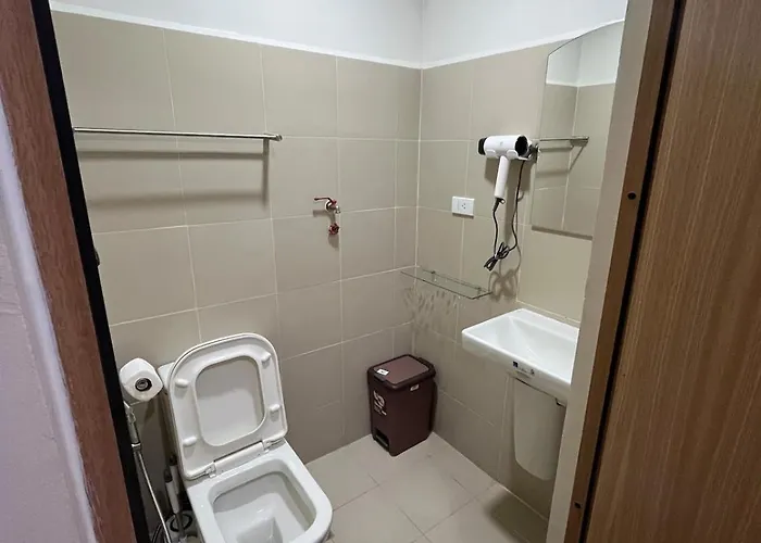 Apartment Chino Roces Makati - Paid Parking - Red Residences Manila