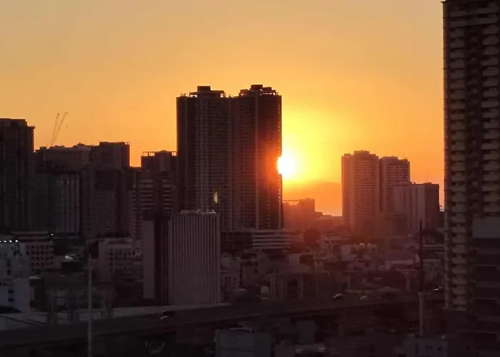 Apartment Chino Roces Makati - Paid Parking - Red Residences Manila