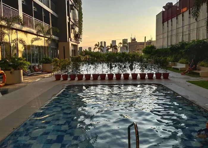 Apartment Chino Roces Makati - Paid Parking - Red Residences *