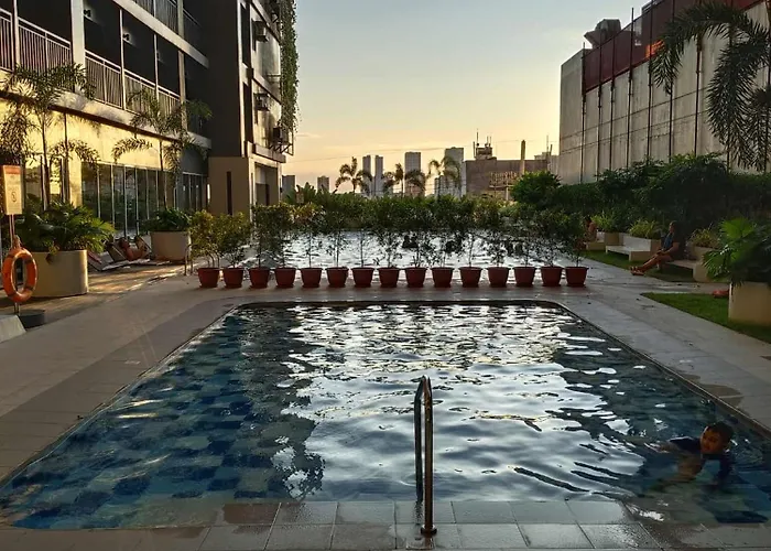 Apartment Chino Roces Makati - Paid Parking - Red Residences