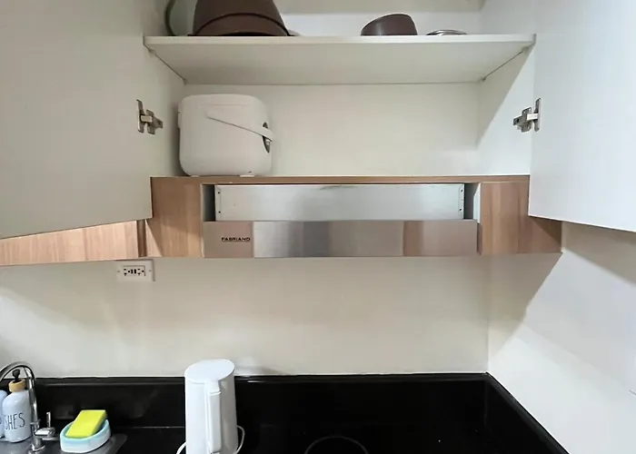 Apartment Chino Roces Makati - Paid Parking - Red Residences