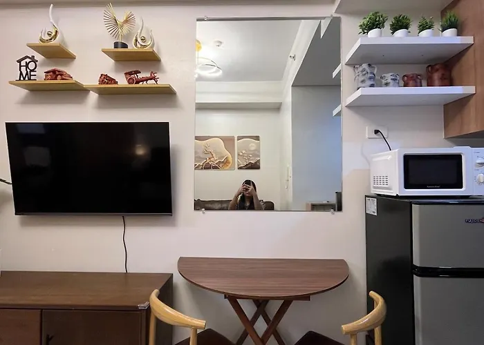 Apartment Chino Roces Makati - Paid Parking - Red Residences