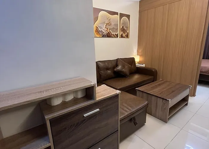 Apartment Chino Roces Makati - Paid Parking - Red Residences *